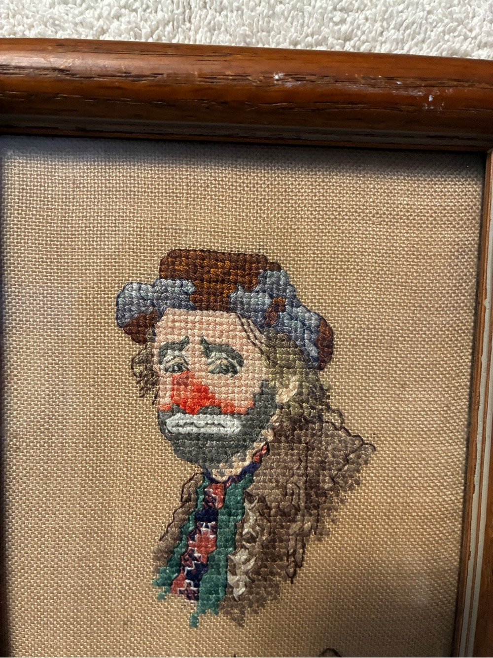 Vintage Framed Hand Embroidered Clown Weary Willy Emmett Kelly in Oak Frame - Picture 4 of 9